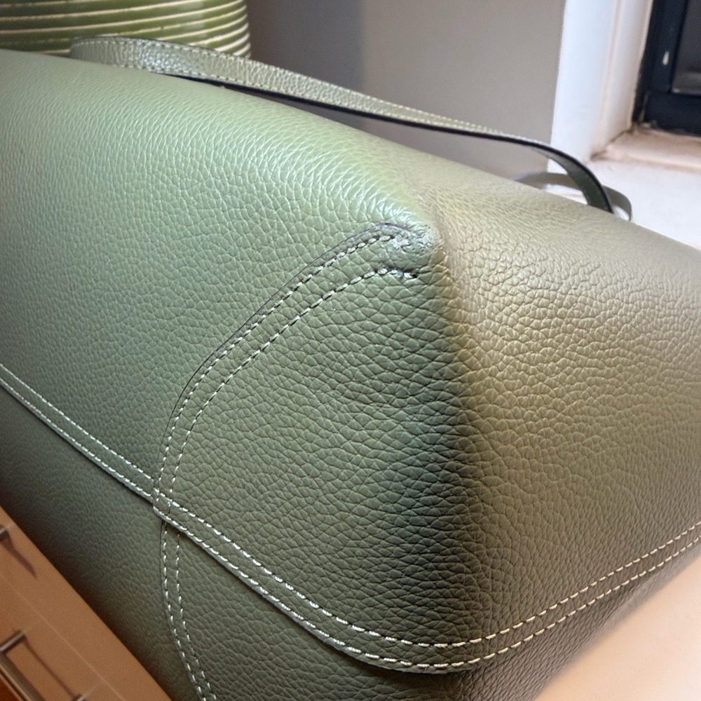 Coach City Tote bag in military green double-face leather - Picture 12 of 12